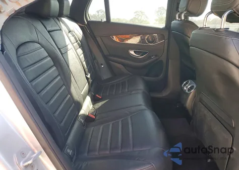 2016 Mercedes-Benz Glc 300 z USA, uszkodzony, nr VIN WDC0G4JB4GF063459